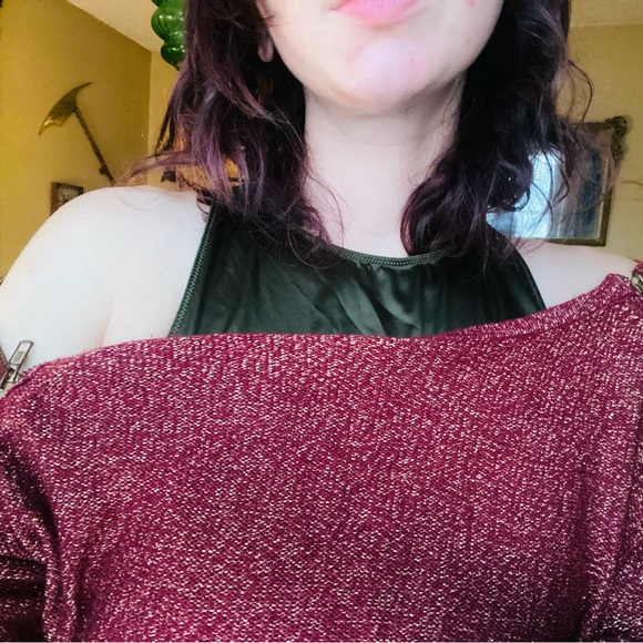 Bisou Bisou Sweater Size LARGE with gold zipper detail. Gold and maroon EUC - Picture 9 of 10